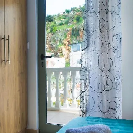 O-cyanea Albania Apartment